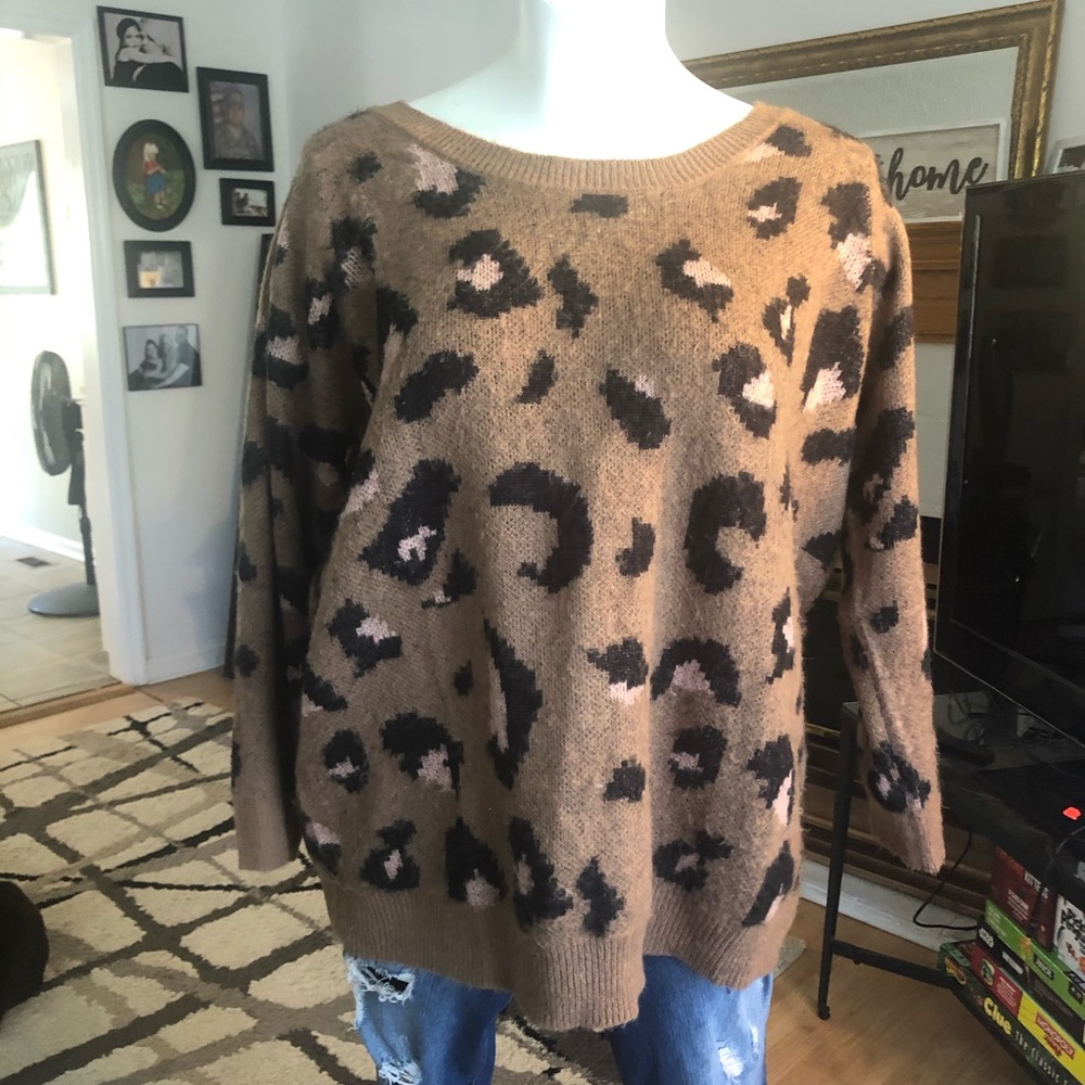 Torrid size 4 leopard pullover